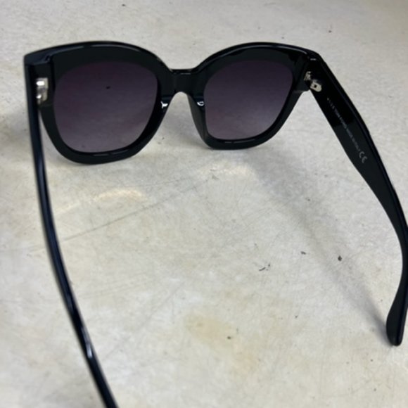 Tom Ford Sunglasses - Picture 2 of 5